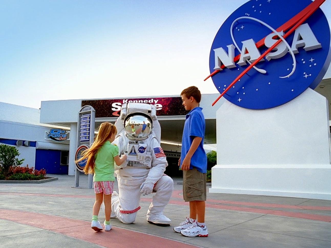 Kennedy Space Center: Official Booking Center at Bayside Marketplace - Image 4